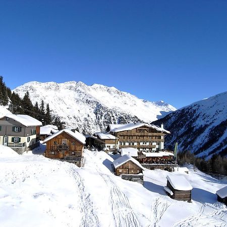 Ferienclub Silbertal - Almhütten Sölden Habitación foto