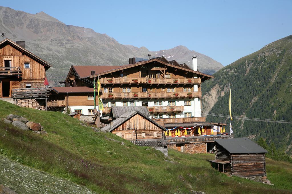 Ferienclub Silbertal - Almhütten Sölden Habitación foto